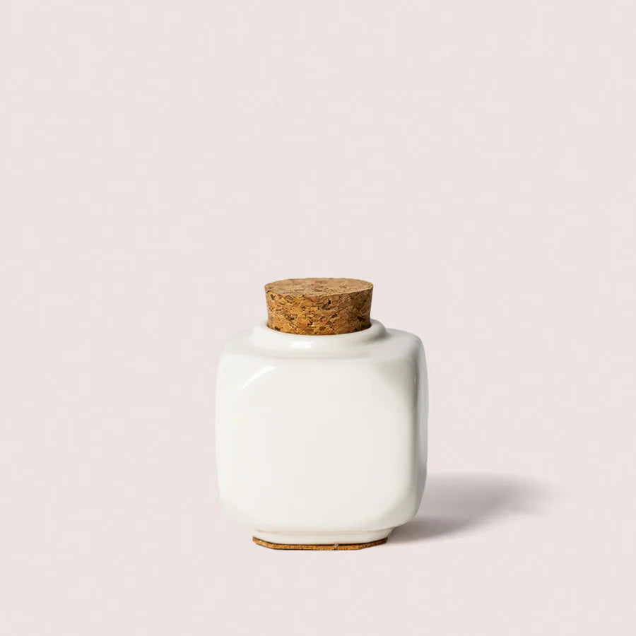 YN Ceramic White Dappen Dish w/Cork